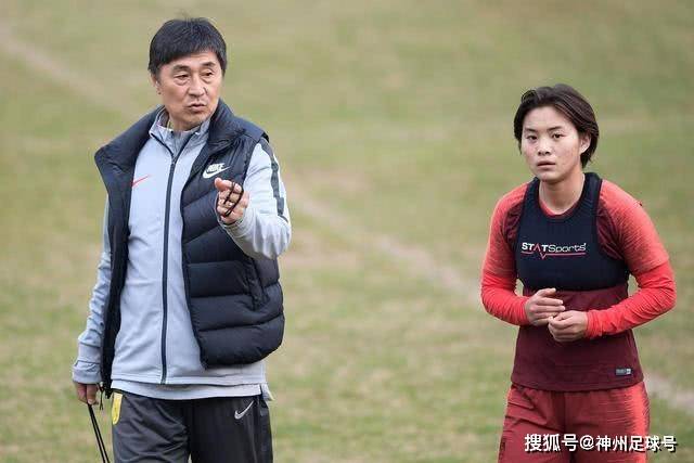 埃迪上半场表现出色，助球队领先